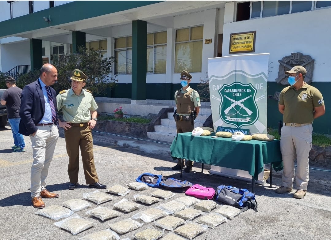 Carabineros Ha Detenido A Narcos Con Una Tonelada Y Kilos De