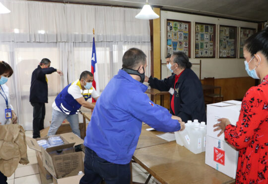 Insumos médicos para luchar contra el Covid 19 donó Rotary a los consultorios de Arica