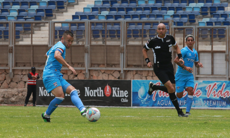 Capitán de San Marcos analiza a entrenador de Magallanes rival de San Marcos de Arica