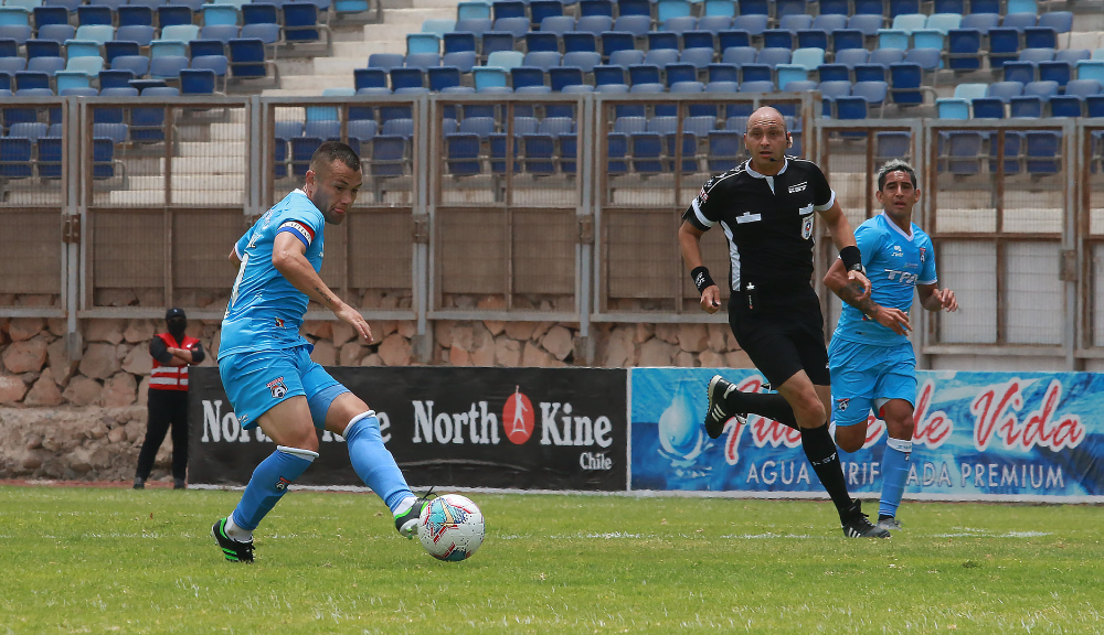 Capitán de San Marcos analiza a entrenador de Magallanes rival de San Marcos de Arica