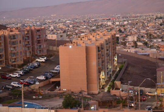 Setenta testigos declaran en juicio oral por masivas estafas en ventas de casas en Arica