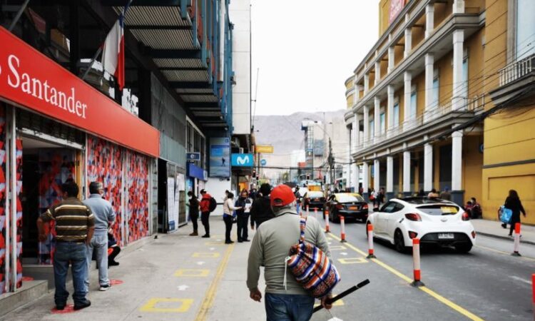 Comunas de Iquique y Alto Hospicio retroceden a Cuarentena