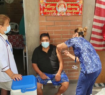 Trescientos adultos mayores vacunados en operativo de la Seremi de Salud