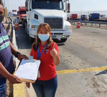 Seremi de Salud realizó fiscalización al tránsito de camiones en el Complejo Fronterizo Chacalluta