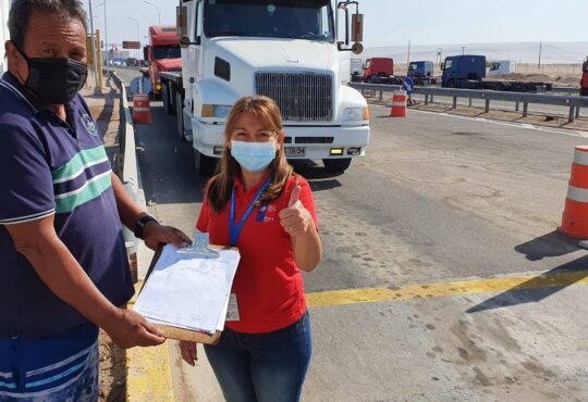 Seremi de Salud realizó fiscalización al tránsito de camiones en el Complejo Fronterizo Chacalluta