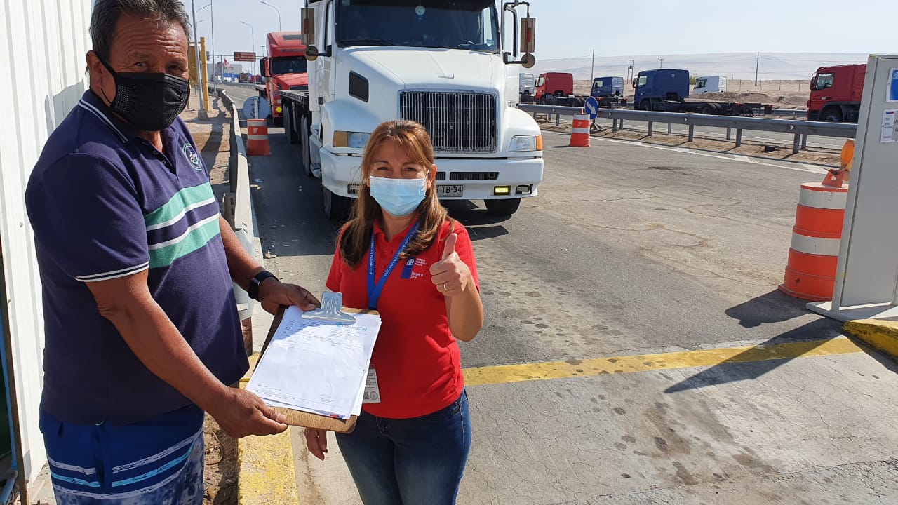 Seremi de Salud realizó fiscalización al tránsito de camiones en el Complejo Fronterizo Chacalluta