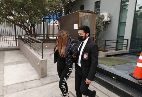 Joven implicada en asalto armado a una casa intentaba huir a Tacna