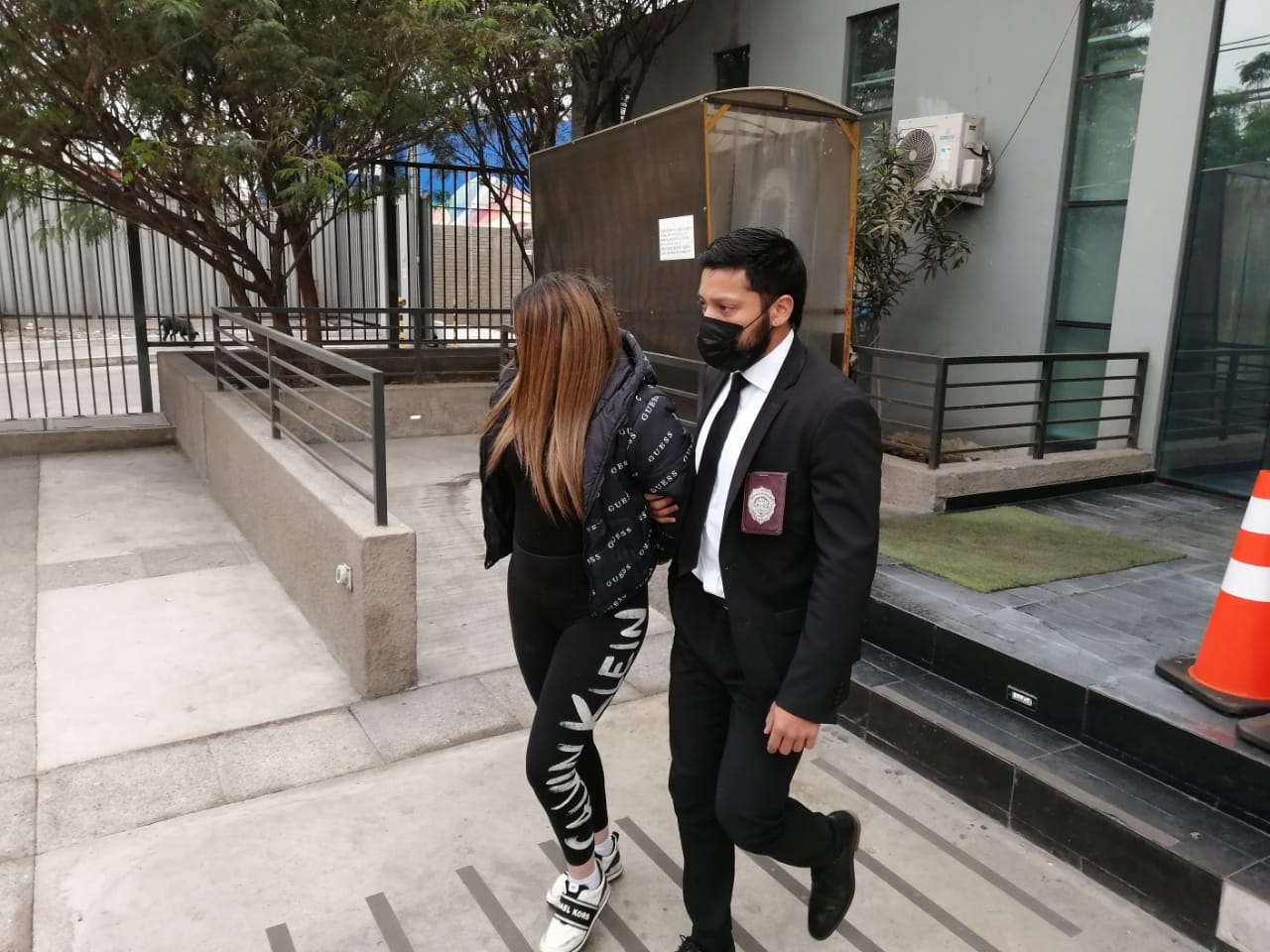 Joven implicada en asalto armado a una casa intentaba huir a Tacna