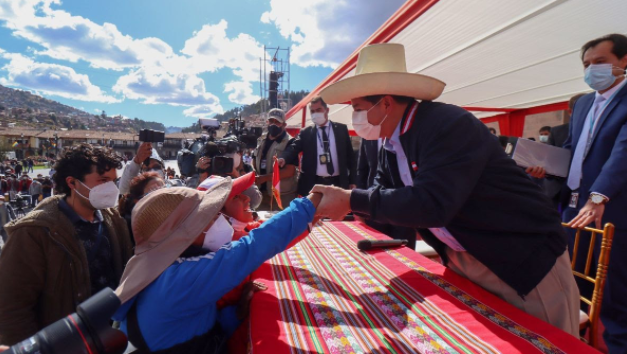 Después de un mes de las elecciones proclamaron a Pedro Castillo como Presidente del Perú