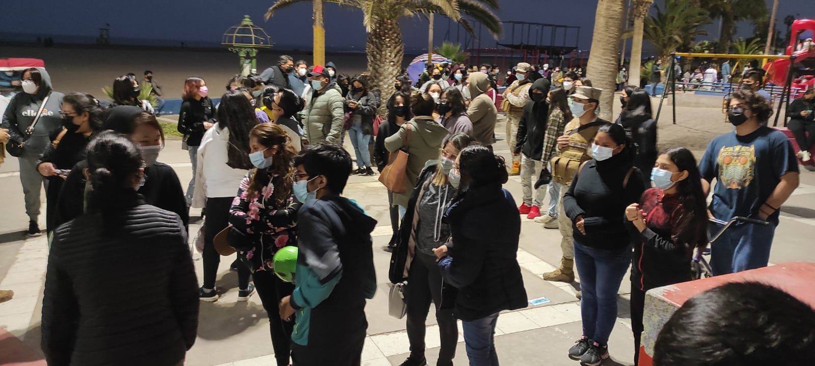 En forma masiva menores acompañados de familiares se vacunaron hoy en Arica
