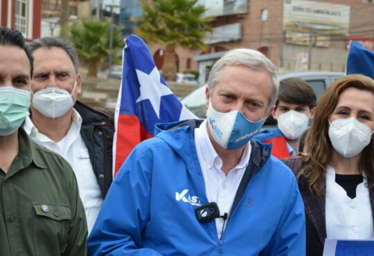 José Antonio Kast inicia gira por Arica y aborda la inmigración y fronteras