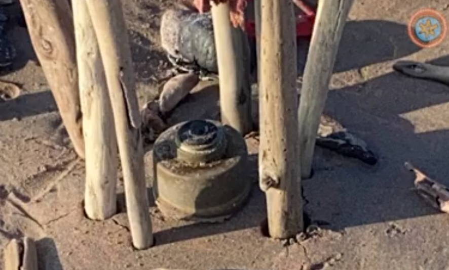 Encuentran mina antipersonal de antigua data en Balneario Chinchorro