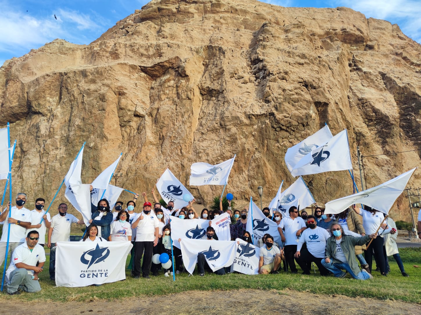 Con caravana celebraron constitución del Partido por la Gente