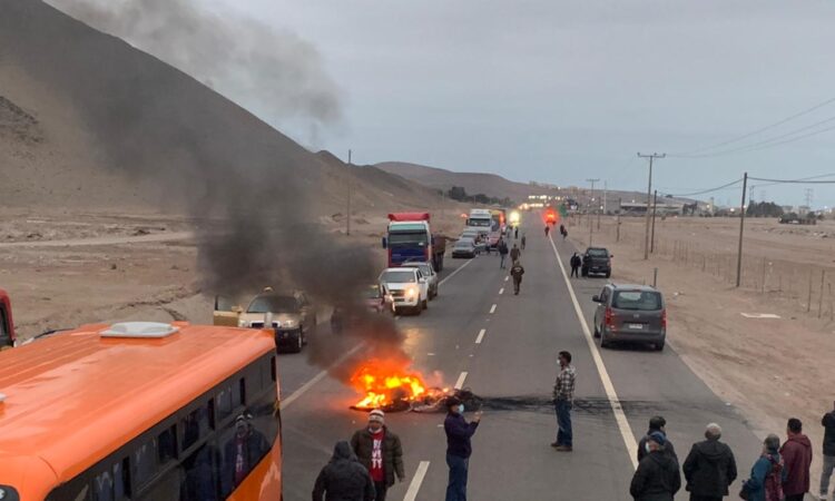 Taxibuseros en paralización indefinida por la electromovilidad