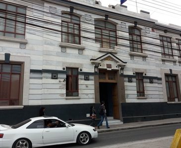 Dura crítica a municipales que viajaron al extranjero con licencias médicas