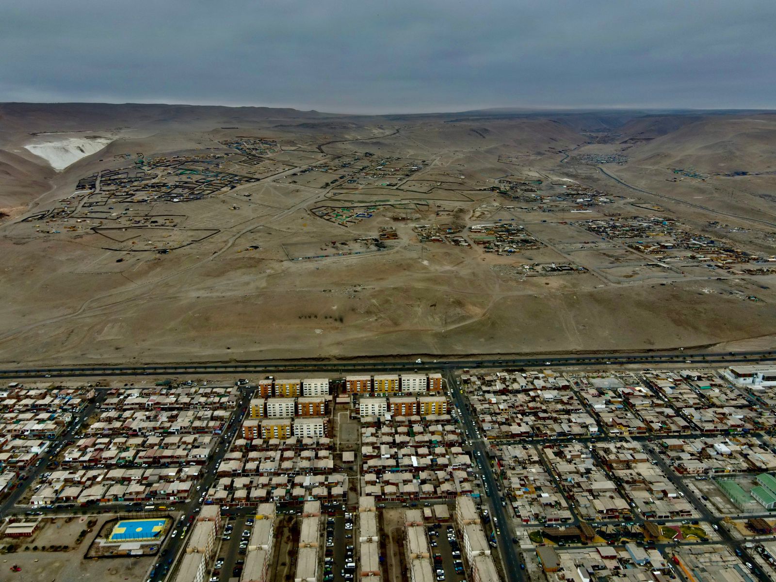 Aumentan tomas irregulares en cerros de Arica
