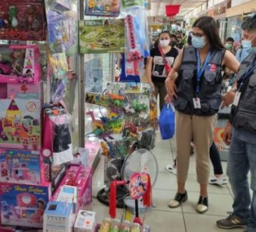 Intensa fiscalización de la autoridad sanitaria en la venta de artículos de Navidad