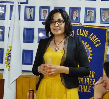 Rotary Club Arica brindó homenaje a la mejor profesora de música del país