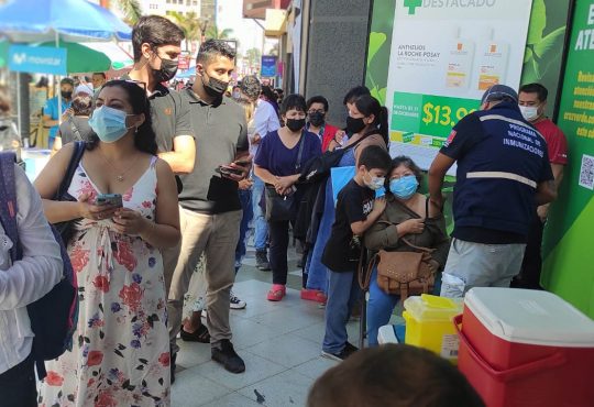 Evite el bloqueo el 1 de enero: Vacúnese