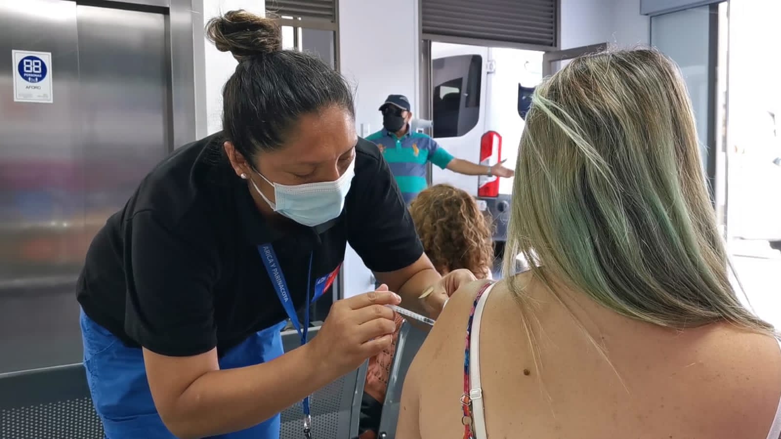 Comenzó vacunación cuarta dosis para personas más vulnerables