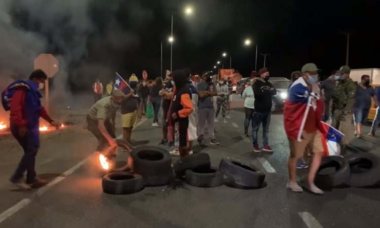 Arica amaneció bloqueada en todos sus accesos