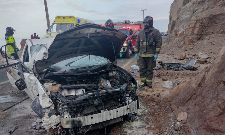 Un fallecido y siete lesionados esta mañana en camino a Corazones