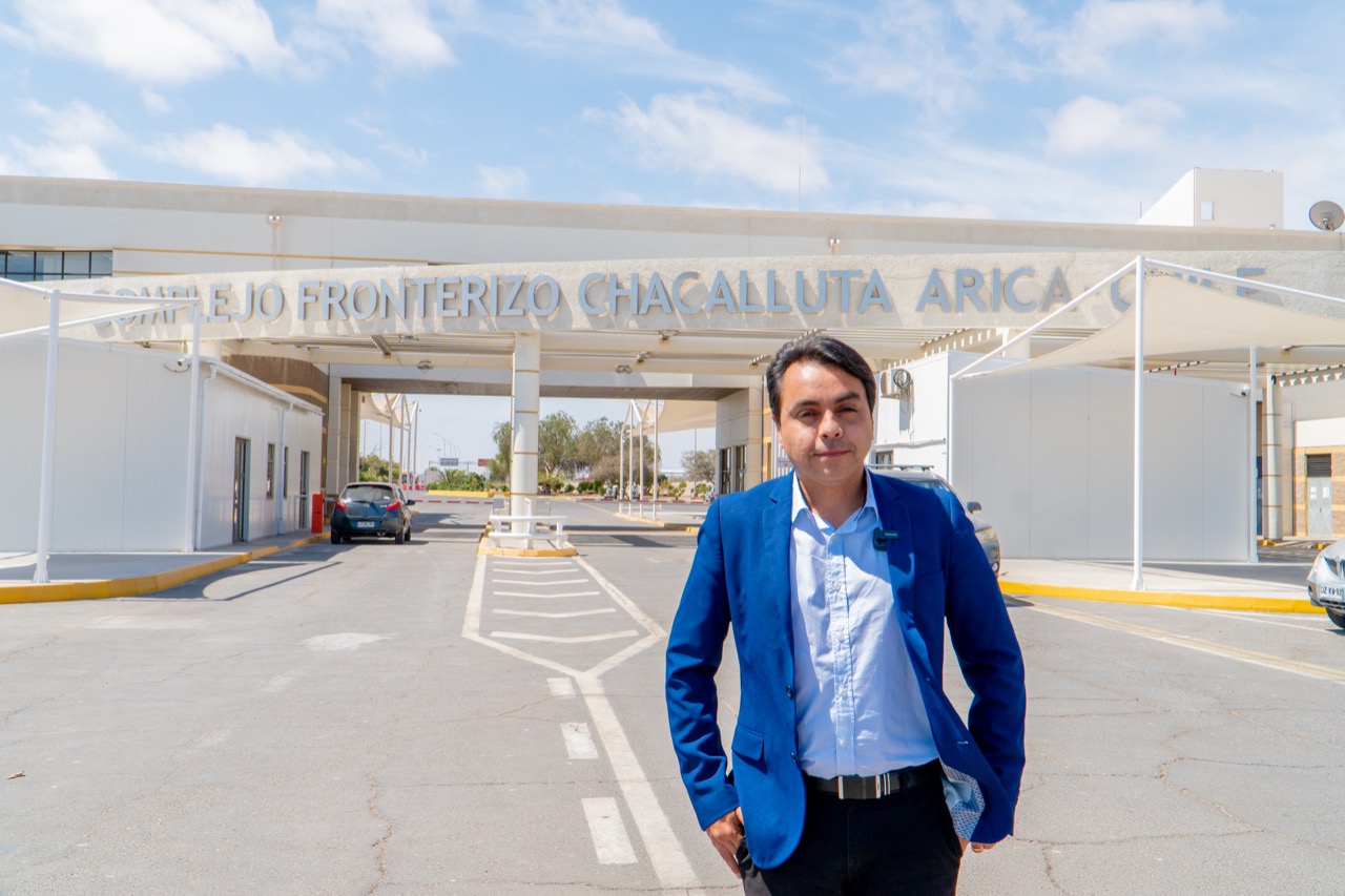 Gobernador de Arica llama a fijar postura frente al cierre o apertura de la frontera