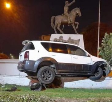 Incomprensible “homenaje” de chileno al héroe Gregorio Albarracín en Tacna