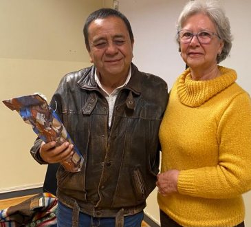 Escritor Patricio Barrios dicta charla a socias AMNYP