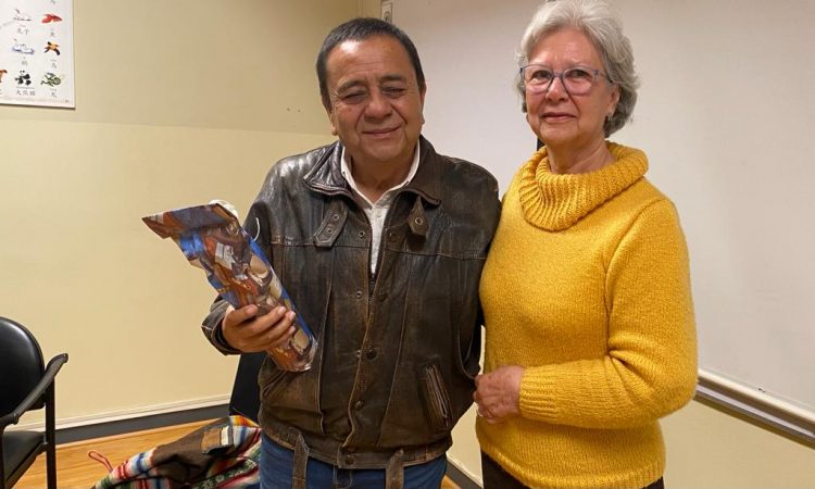 Escritor Patricio Barrios dicta charla a socias AMNYP