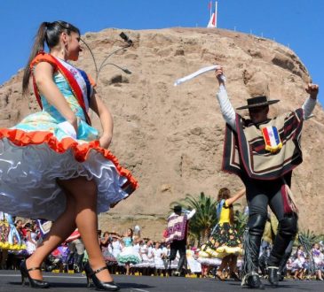 Hoy Banda Deseos en las Ramadas y este domingo parte el Nacional de Cueca en el Club de Huasos