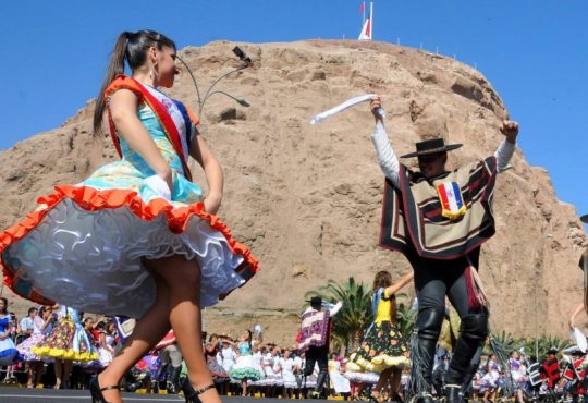 Hoy Banda Deseos en las Ramadas y este domingo parte el Nacional de Cueca en el Club de Huasos