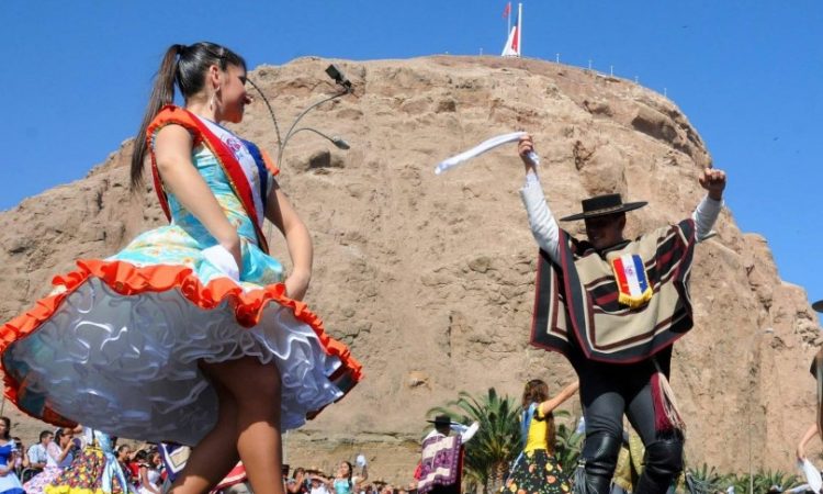 Hoy Banda Deseos en las Ramadas y este domingo parte el Nacional de Cueca en el Club de Huasos