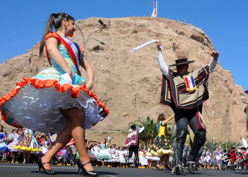 Hoy Banda Deseos en las Ramadas y este domingo parte el Nacional de Cueca en el Club de Huasos