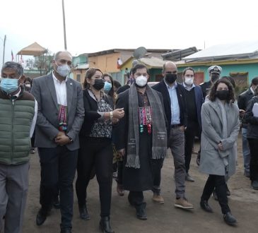 Presidente Boric entregó inmuebles fiscales a Municipalidad de Camarones