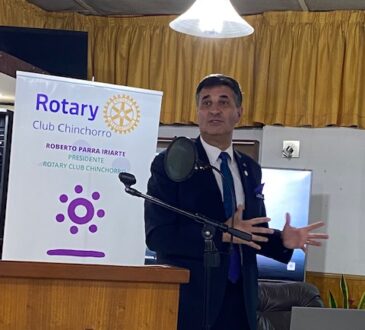 Gobernador rotario en visita oficial a clubes de Arica