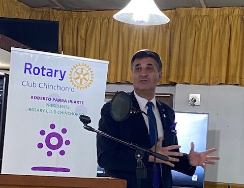 Gobernador rotario en visita oficial a clubes de Arica