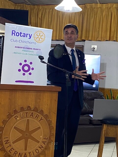 Gobernador rotario en visita oficial a clubes de Arica