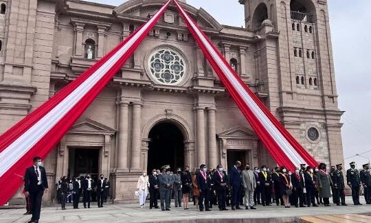Fraternal saludo Arica y Tacna en  víspera de Fiestas Patrias de Perú