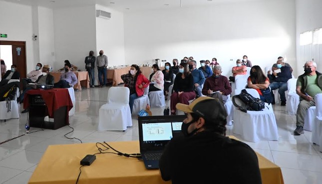 Comisión Nacional de Riego capacita a regantes de Lluta sobre embalse Chironta