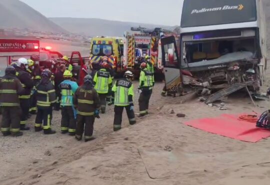 Solo dos lesionados en bus que se estrelló con pasajeros en cuesta de Acha