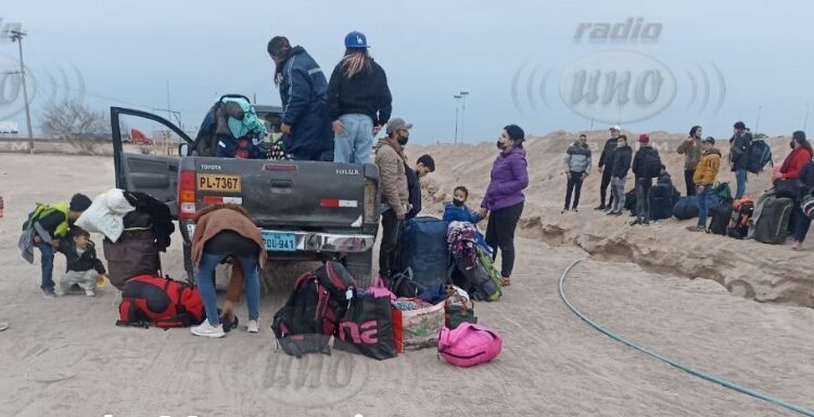 Todos los días devuelven caravanas de venezolanos hasta Arica