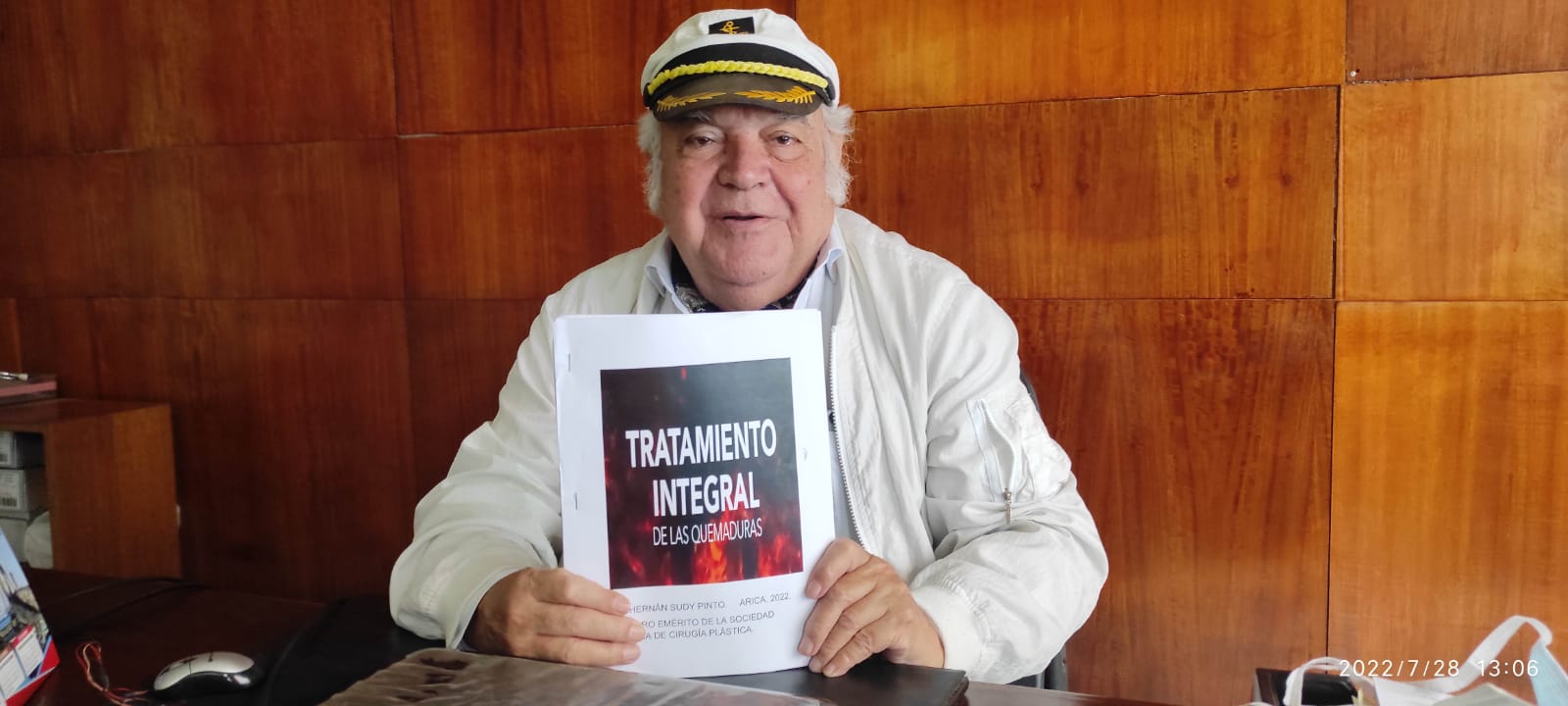 Doctor Hernán Sudy y su libro número 11: “Tratamiento Integral de las Quemaduras”