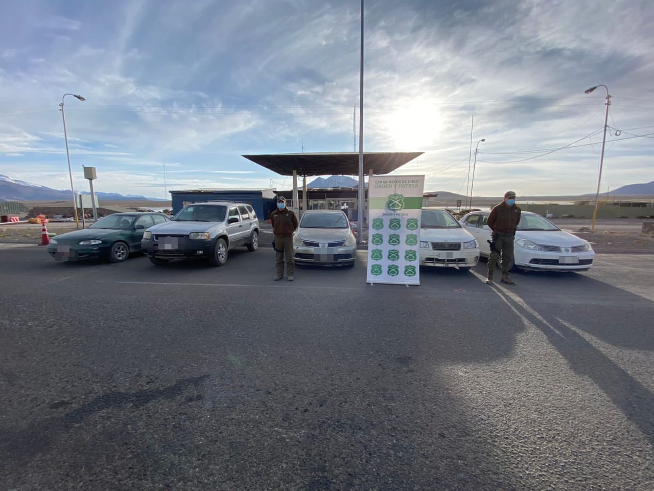 En medio de la oscuridad detectan caravana de autos a Bolivia