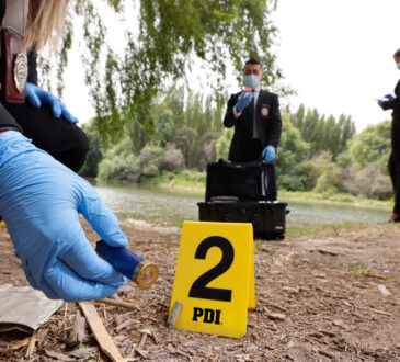 Investigan caso de joven baleada en mirador camino al Morro de Arica
