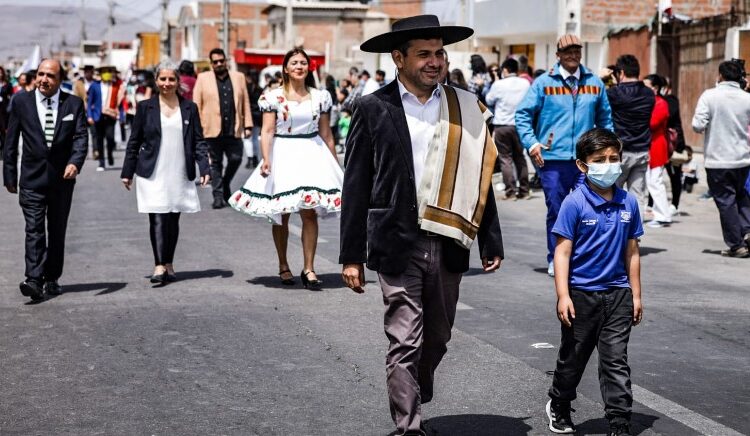 Mes de la Patria comenzó con desfile en el sector norte