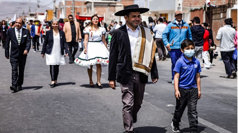 Mes de la Patria comenzó con desfile en el sector norte