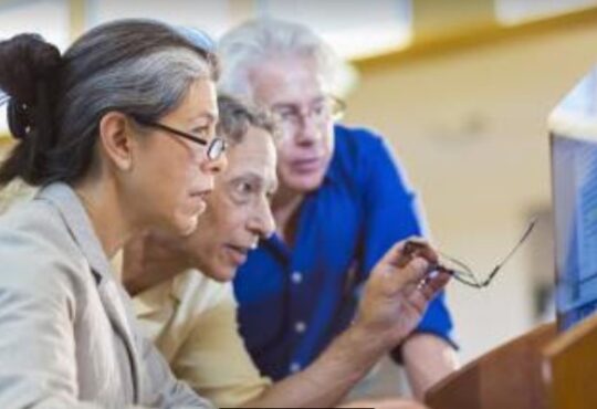 Iniciativa fomentará 100 proyectos de adultos mayores en nuestra región