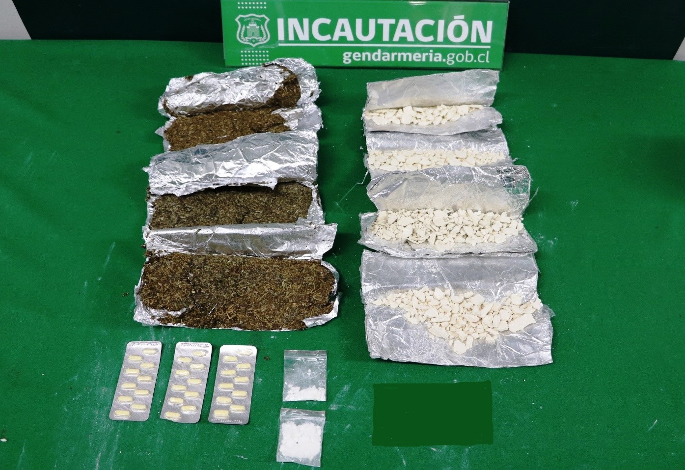 En las zapatillas llevaban droga al interior de la Cárcel de Acha