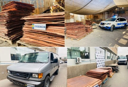 En un furgón acondicionado trasladaban al Perú cátodos de cobre robados